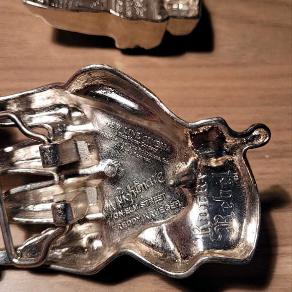 2x nightmare on elm st belt buckles - Picture 3 of 3